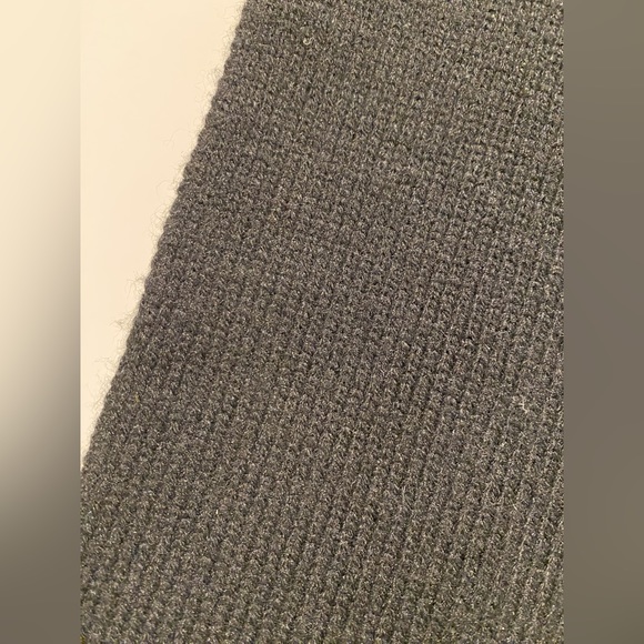 Kenneth Cole wool scarf - Picture 2 of 3
